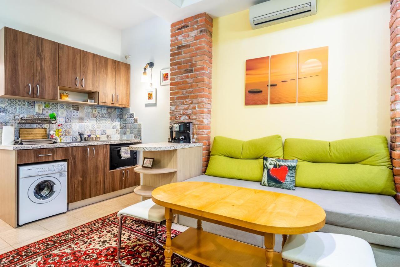 Barcelona Colorful Central Studio W Green Backyard 소피아 외부 사진