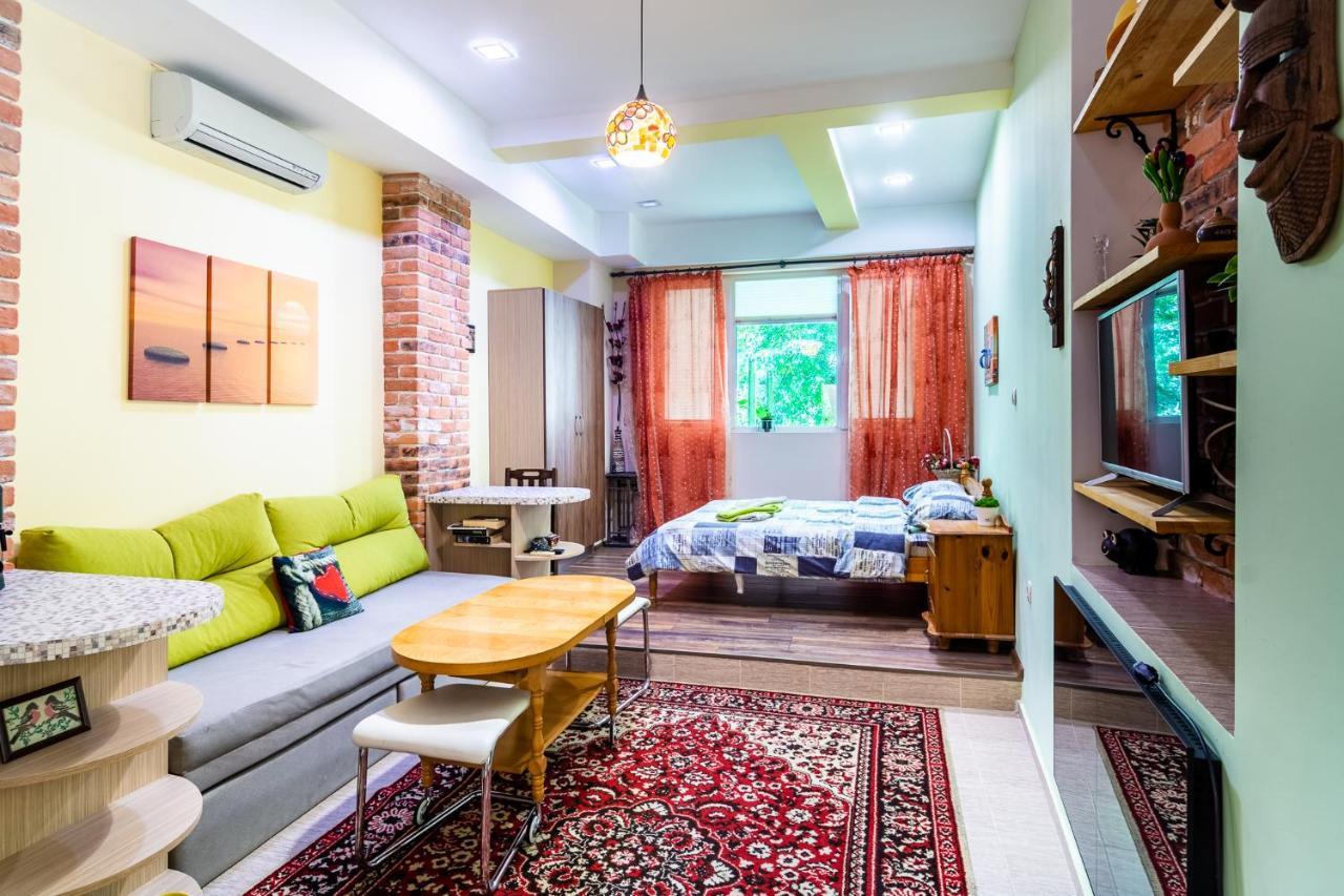 Barcelona Colorful Central Studio W Green Backyard 소피아 외부 사진