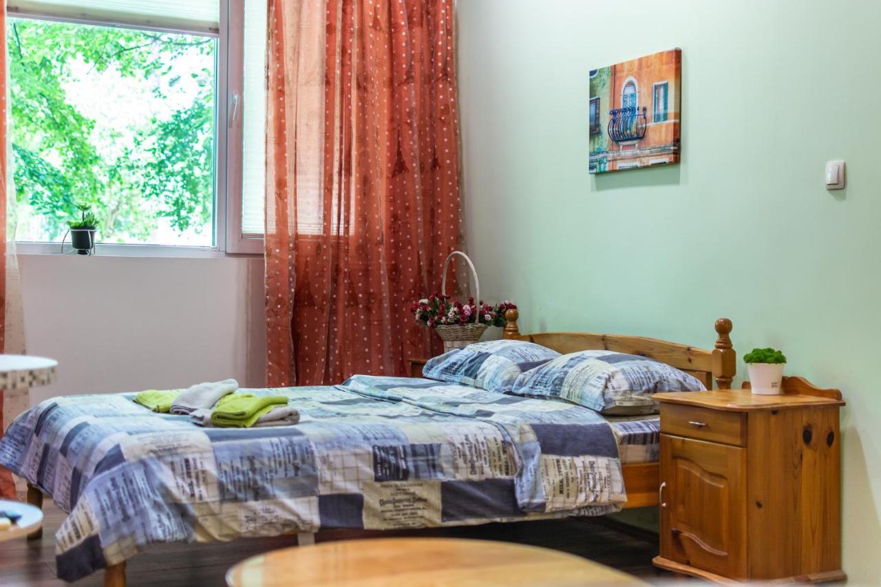 Barcelona Colorful Central Studio W Green Backyard 소피아 외부 사진
